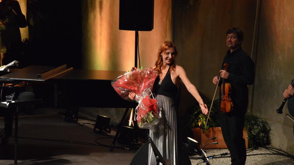 Ute Lemper sur le Parvis le7/8/16, Copyright Ch. Merle