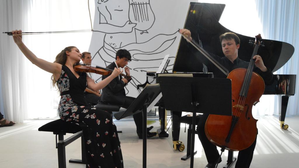 A. Soumm,violon-Y,Leviennois,violoncelle-Ismaël Margain,piano Musée Cocteau 8/8/16, Copyright Ch. Merle