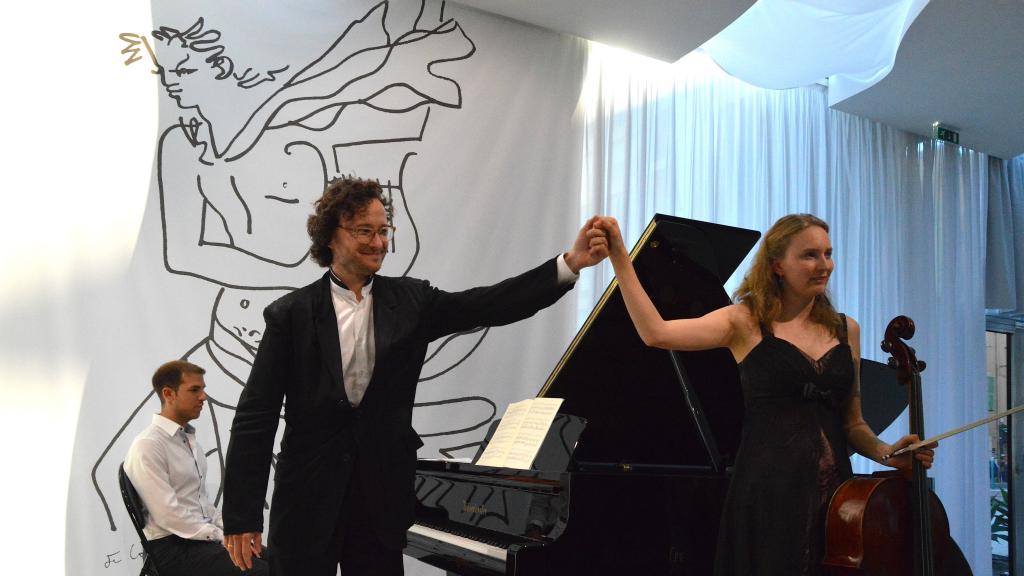 Martin Helchen,piano  et Marie Elisabeth Hecker viloncelle au Musée Cocteau le 13/8/16, Copyright Ch. Merle