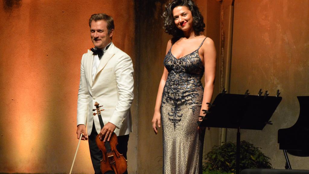 Renaud Capuçon et Kathia Buniatishvili le 13/8/16 Parvis St Michel Menton(photo MERLE)