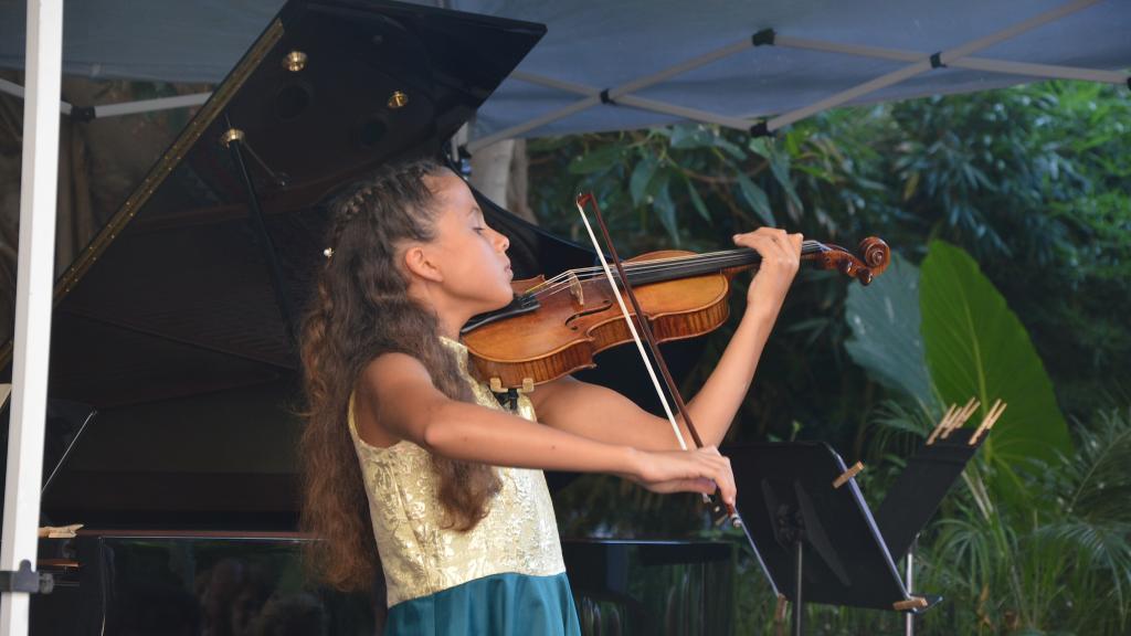 une élève des master class de  la Zakhar Bron School of music ,Zurich(photo Ch MERLE)