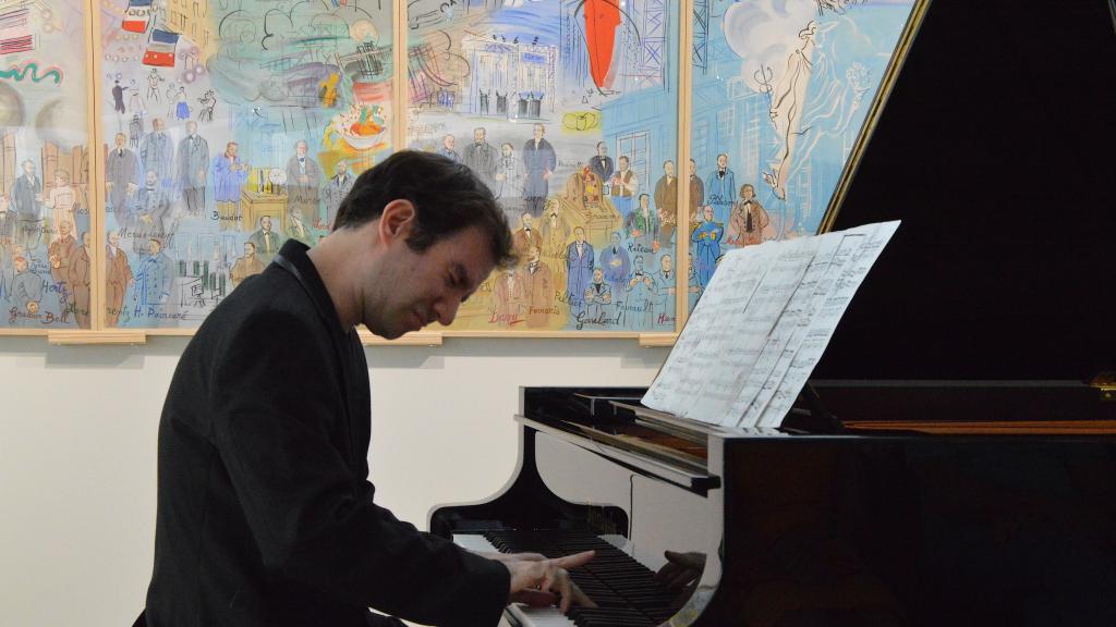 le 9/8/17 au Musée Cocteau à Menton, Iddo BAR-SHAÏ  jouait Couperin,Haydn,Chopin (Photos Ch MERLE)