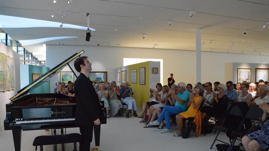 le 9/8/17 au Musée Cocteau à Menton, le pianiste Iddo BAR-SHAÏ  (Photos Ch MERLE)