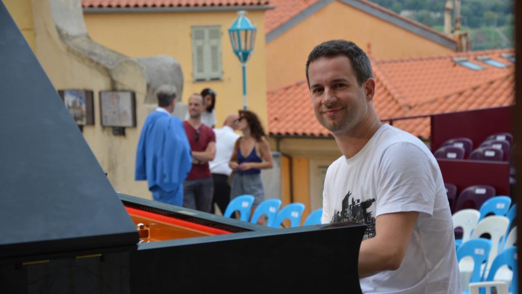 Bertrand CHAMAYOU, la gentillesse même, en répétition(Photo Ch.MERLE)