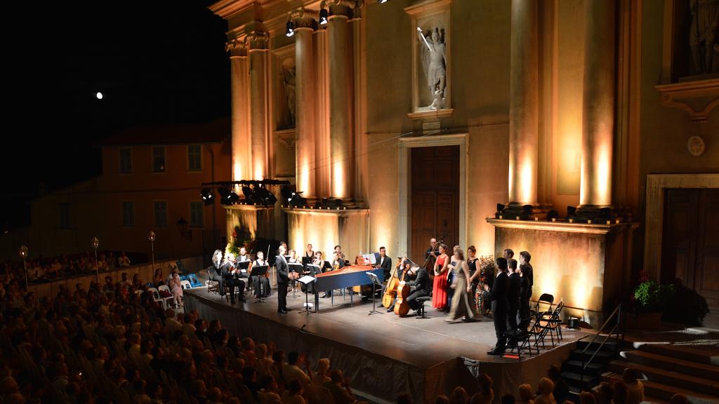 le 31/7/2018 J.Ch.ROUSSET et son ensemble pour Didon et Enée au Festival de Musique de MENTON (Photo Ch.MERLE)