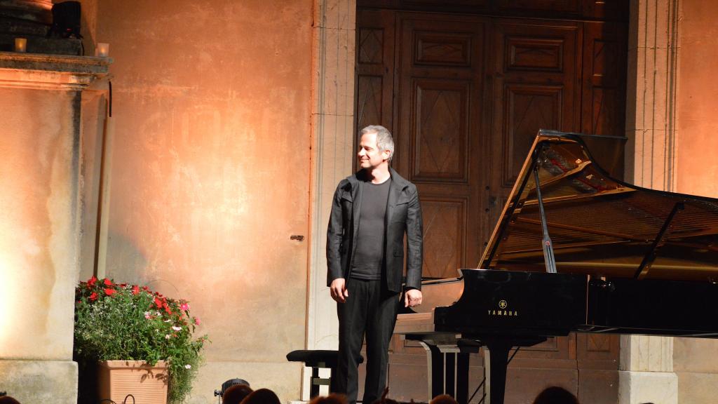 le 3/8/18 Piotr Anderzewski opte cette fois encore, pour un programme laissant une large place aux œuvres de Bach au Festival de Musique de Menton (Photo Ch.MERLE). 
