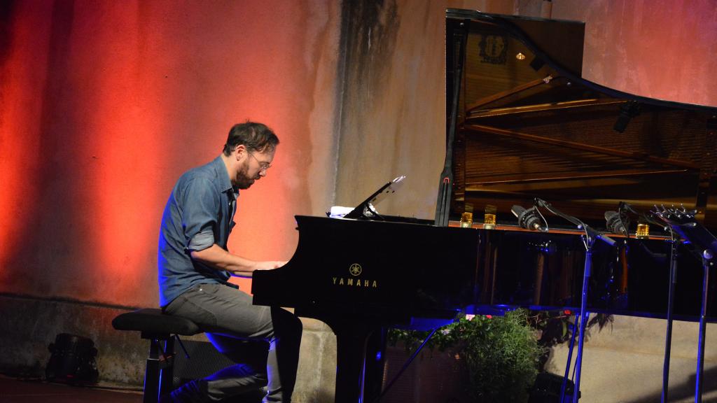 le 6/8/18, le pianiste de Jazz Yaron Herman dans une de ses compositions (Photo Ch.MERLE)