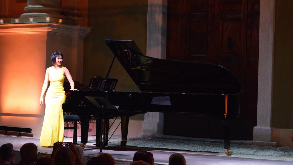 Yuja WANG , Piano , vient d'interpréter avec succès une valse de Chopin (PHOTO Ch.MERLE)