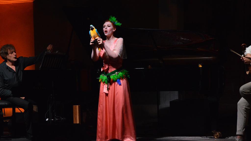 PATRICIA PETITBON DANS UNE INTERPRÉTATION de CARIOCA (PHOTOCh.MERLE)