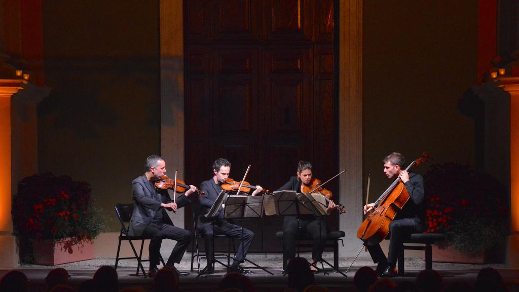 LE QUATUOR ÉBÈNE SUR LE PARVIS (PHOTO Ch.MERLE)