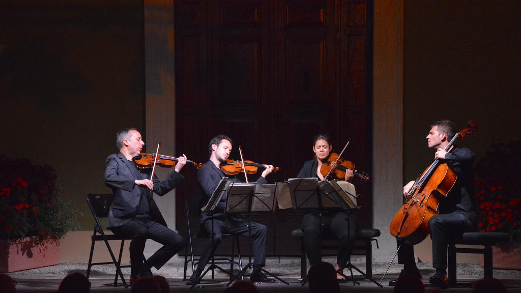 LE QUATUOR ÉBÈNE SUR LE PARVIS  JOUE BRAHMS, DUTILLEUX et BEETHOVEN(PHOTO Ch.MERLE)