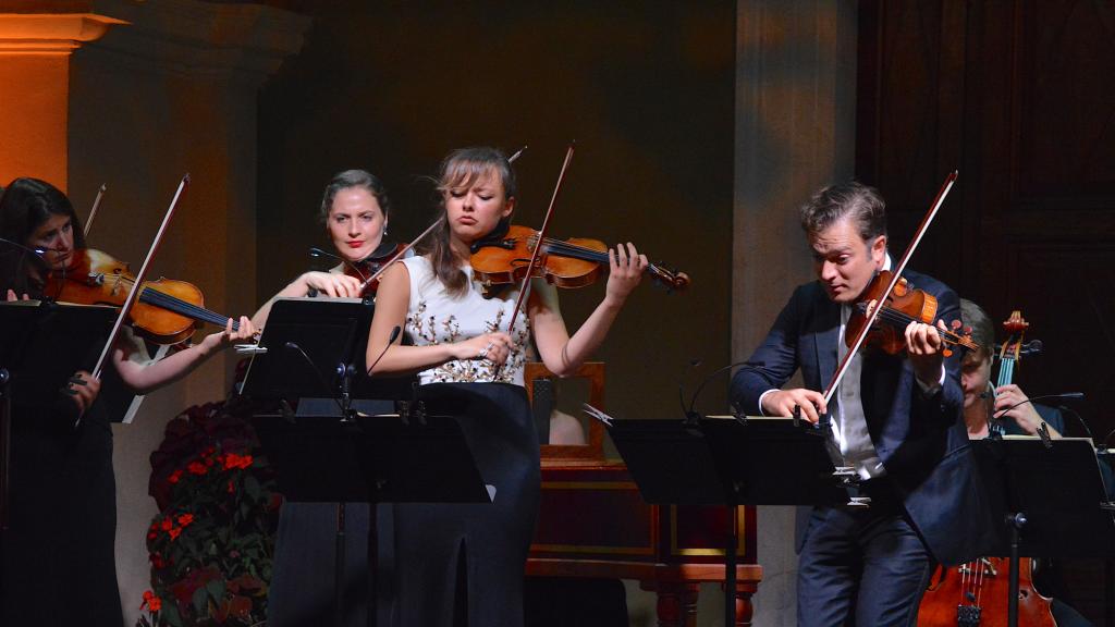 Très belle interprétation de Renaud CAPUÇON , Alexandra CONUNOVA et l'ensemble Lausanne SOLOISTS dans la Sérénade pour cordes en do maj op 48 de P.I TCHAIKOVSKY (PHOTO Ch.MERLE)