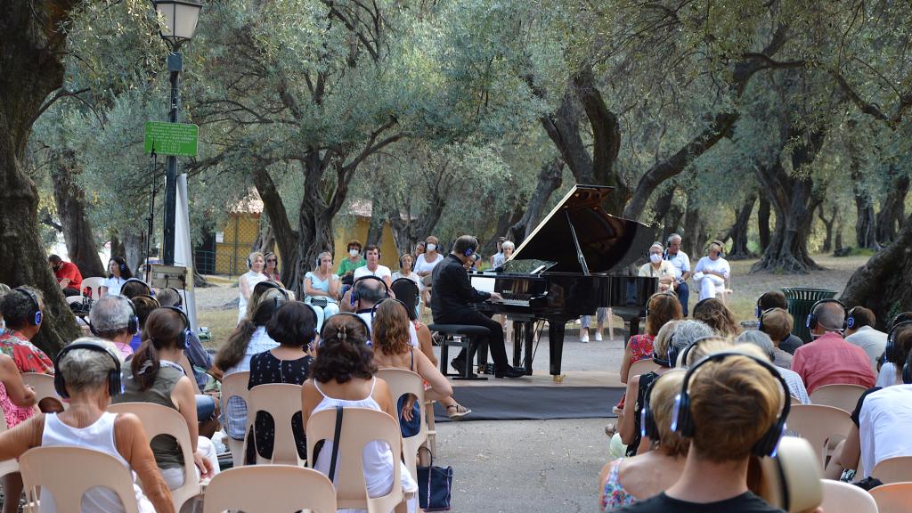 KAROL BEFFA AVEC SON PUBLIC (PHOTO Ch.MERLE)