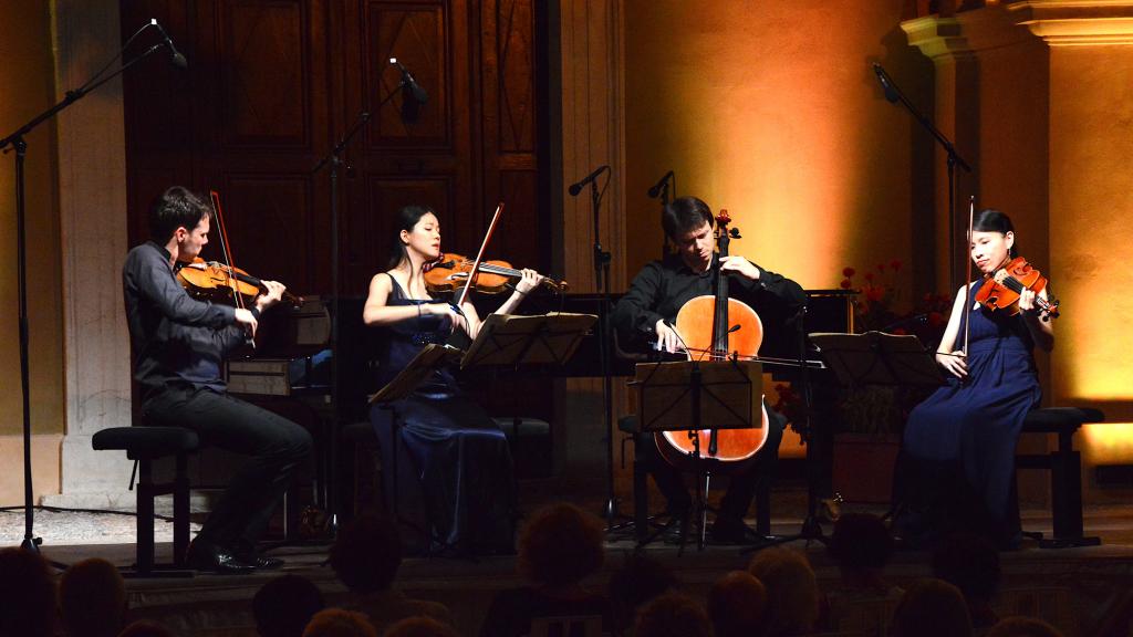 Le QUATUOR HERMES,OMER BOUCHEZ,VIOL:ELISE LIU,VIOL: LOU CHANG,ALT:YAN LEVIONNOIS, VIOLONCELLE(PHOTO Ch. MERLE)