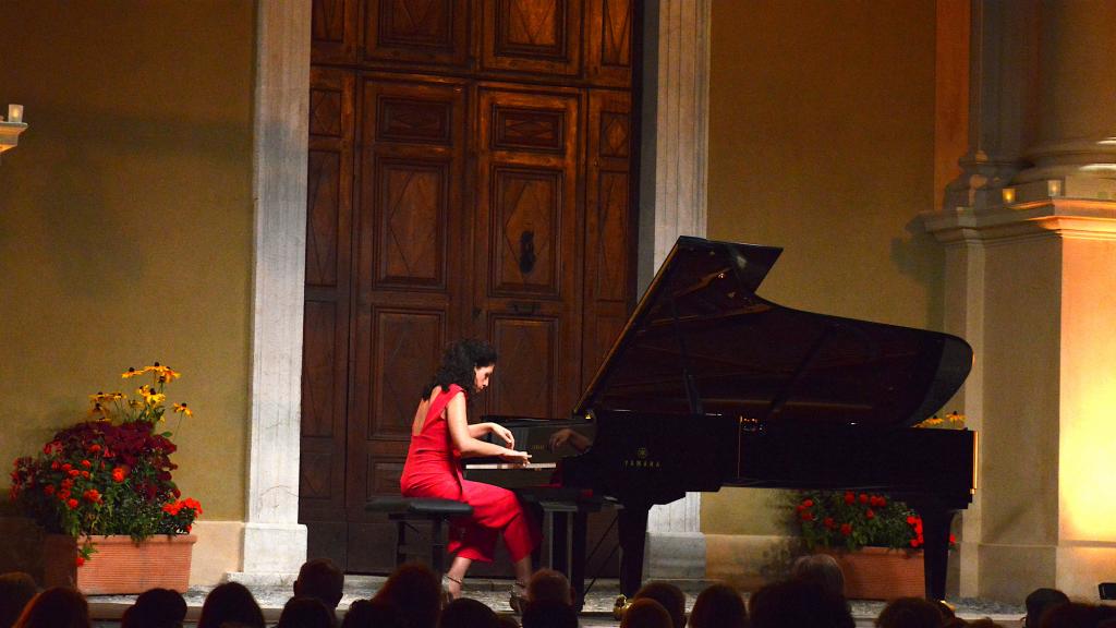 Béatrice RANA dans  le Scherzo N° 2 en si bém min op 31 de F. CHOPIN ( PHOTO CH.MERLE)