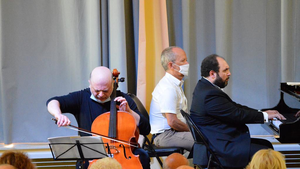 Alexander CHAUSHIAN, violoncelle et Vahan MARDIROSSIAN, piano jouent C. FRANCK (PHOTO CH.MERLE)